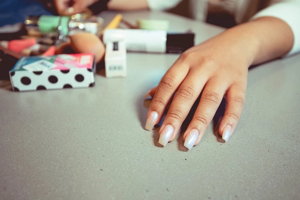 cách quảng cáo tiệm nail — Khách nhớ người làm, không nhớ bộ móng