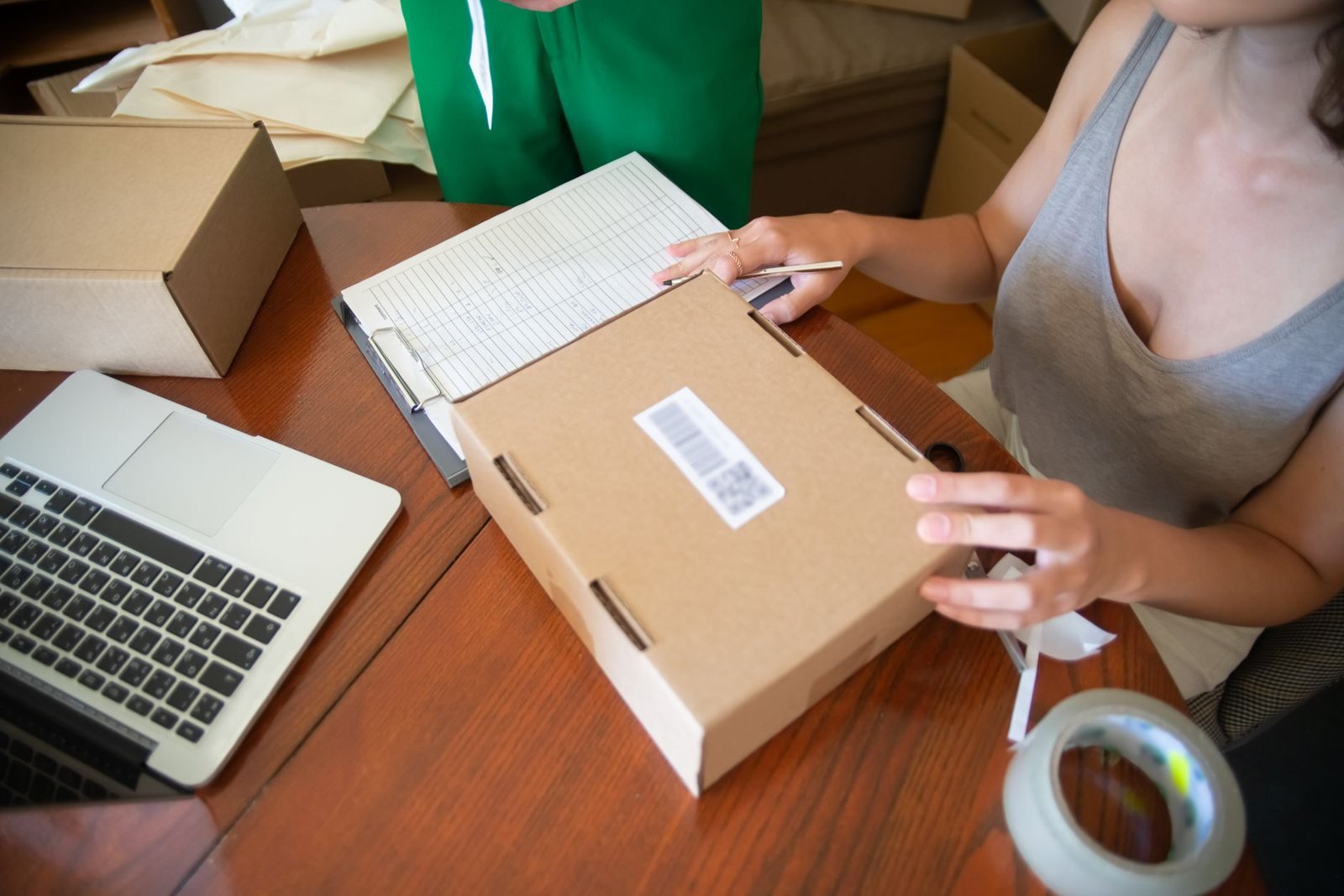 Đóng gói đơn hàng khi bán trên các trang bán hàng online ở Mỹ