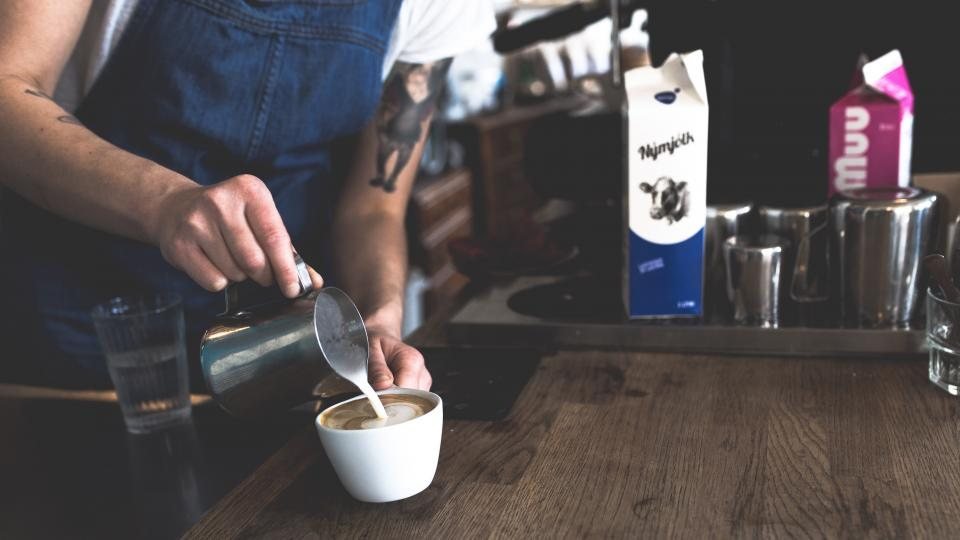 Người Việt làm nghề dịch vụ tại Mỹ