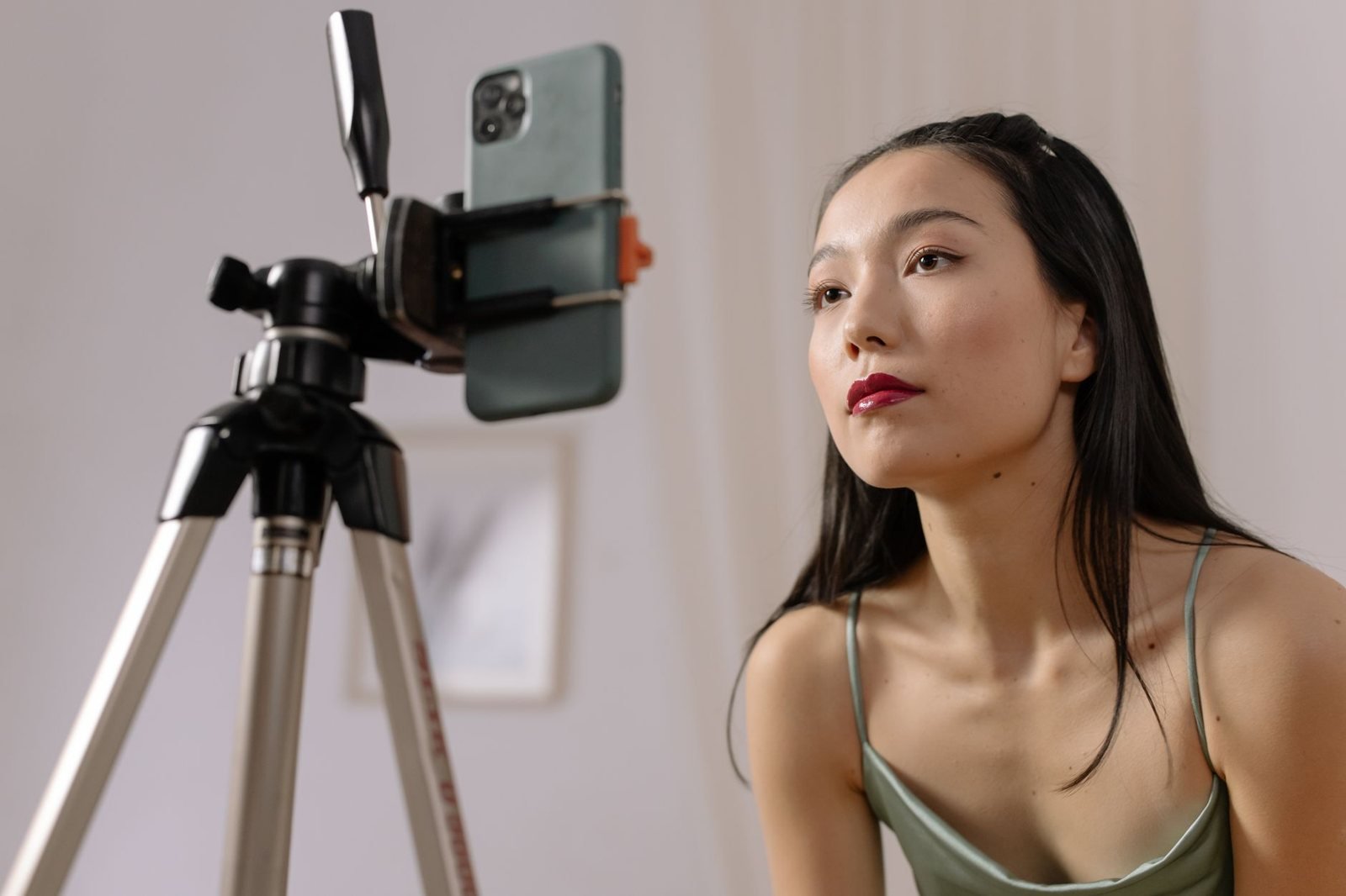 Thu tiếng khi quay video YouTube bằng điện thoại